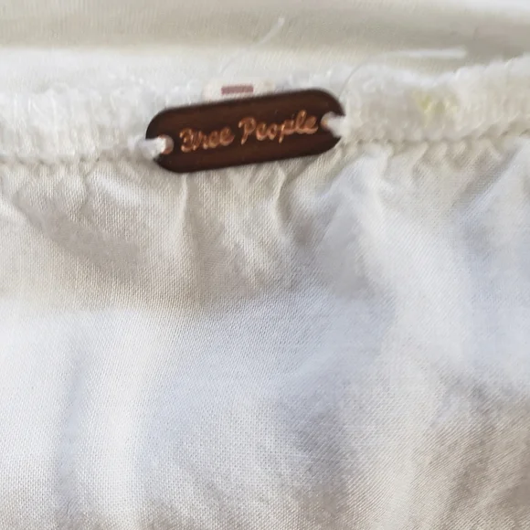 Free People lace and floral detailed thermal, size medium - Picture 11 of 12